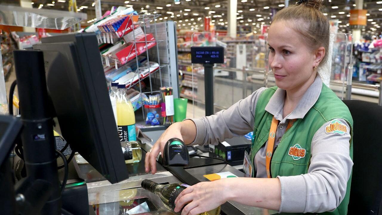 Штрафы за покупку алкоголя для подростков в России могут вырасти в десять раз