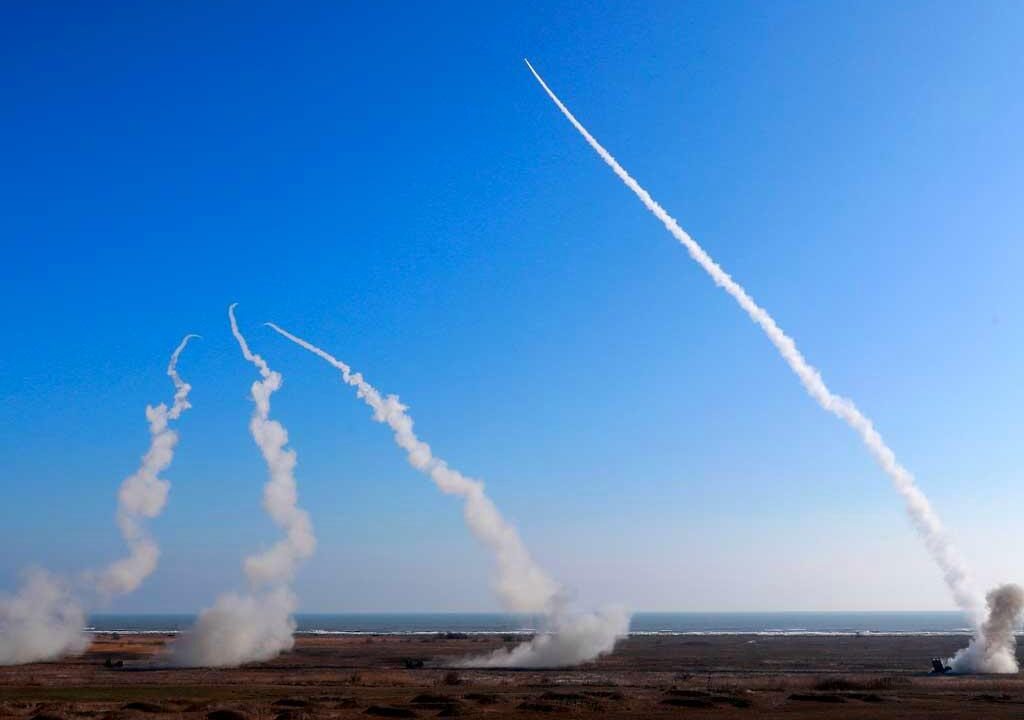 Военные устроят учебные стрельбы в акватории Сочи