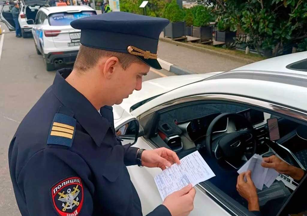 В Сочи начали борьбу с нелегальными таксистами