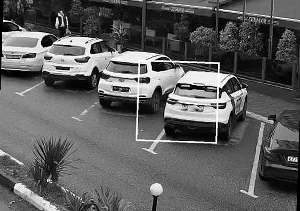 Новые камеры для контроля парковки установлены в центре Сочи на Кооперативной улице и в Морском переулке. Об этом рассказали в Департаменте транспорта администрации курорта.