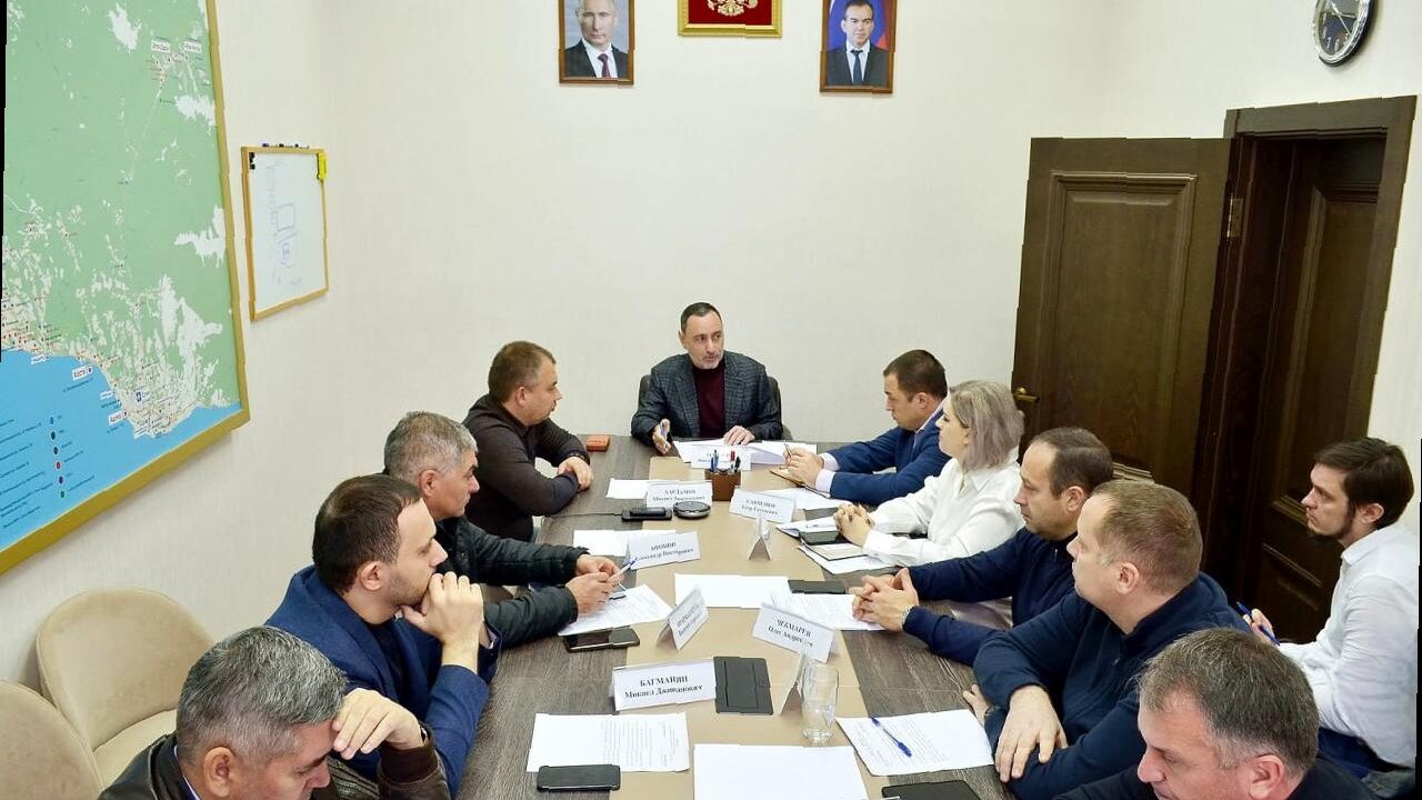 «Виктор Тепляков рассмотрел проблему парковки у реки Сочи»