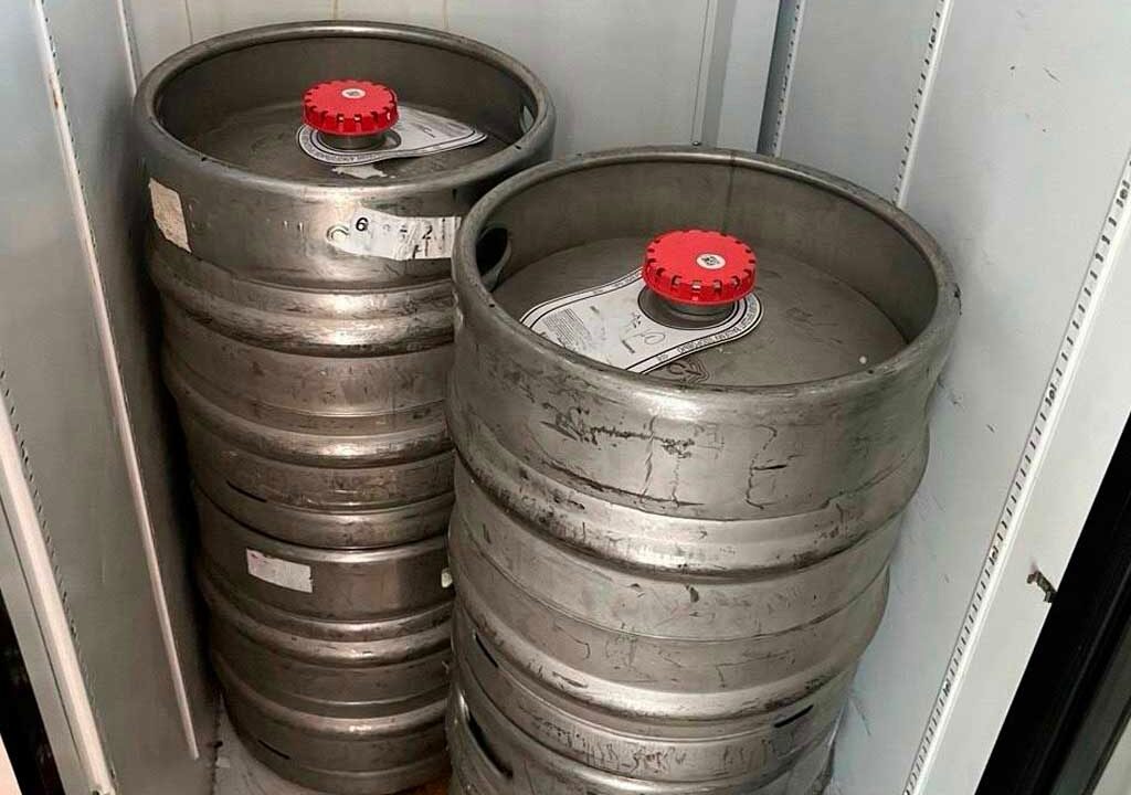 Более 100 литров нелегального пива изъяли полицейские в Красной Поляне