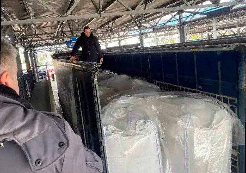 Россельхознадзор в Сочи заблокировал ввоз 135 тонн рыбной муки из Абха
