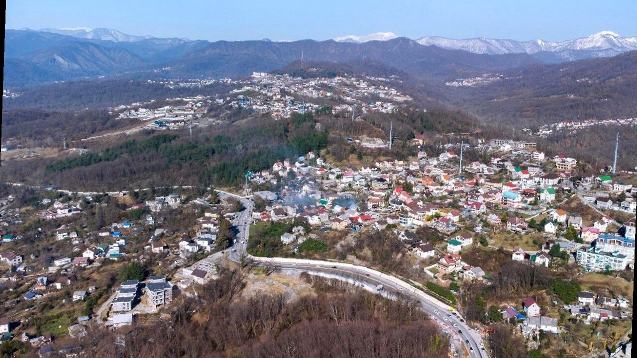 В двух микрорайонах Сочи сегодня временно отключат горячую воду и отоп