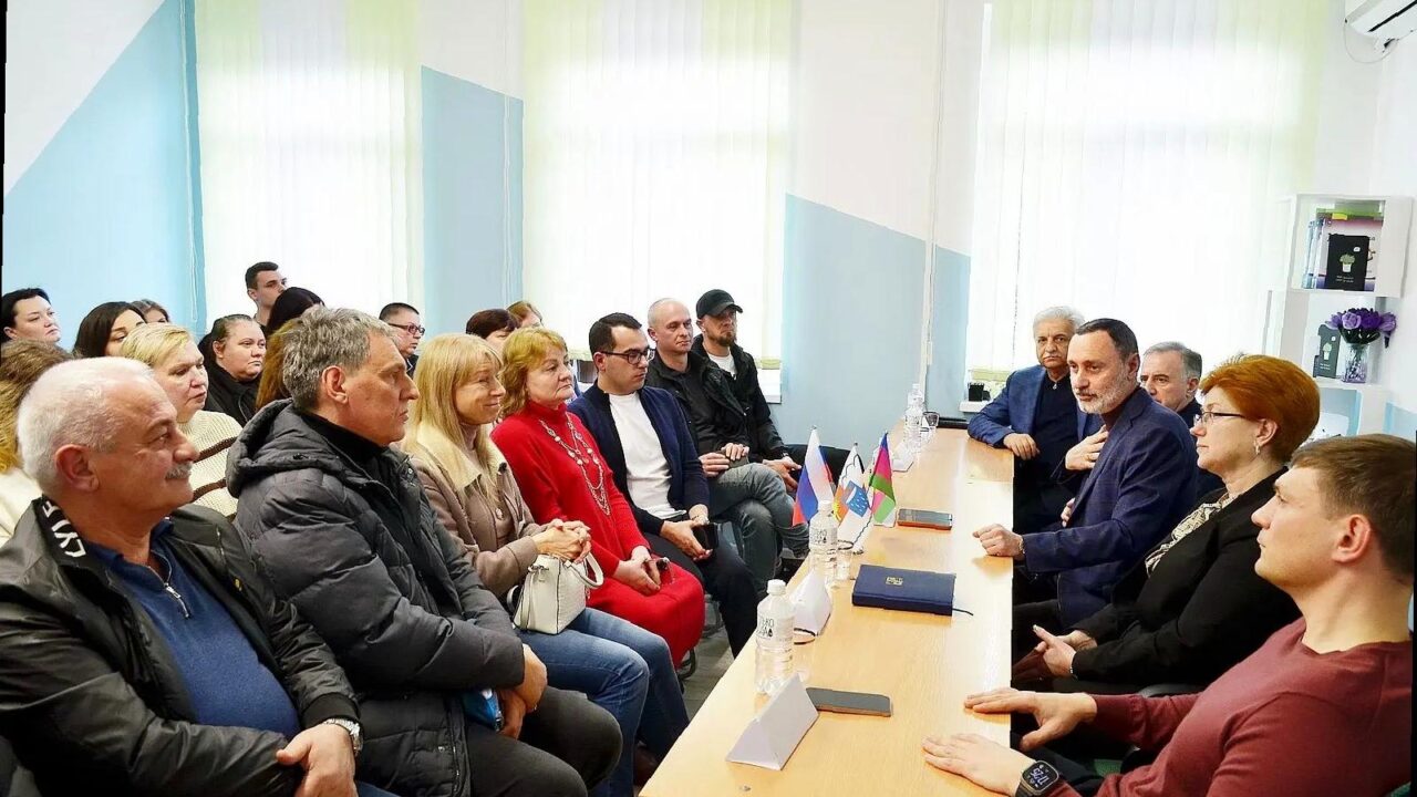 «Виктор Тепляков участвовал в обсуждении новой школы в селе Пластунка»