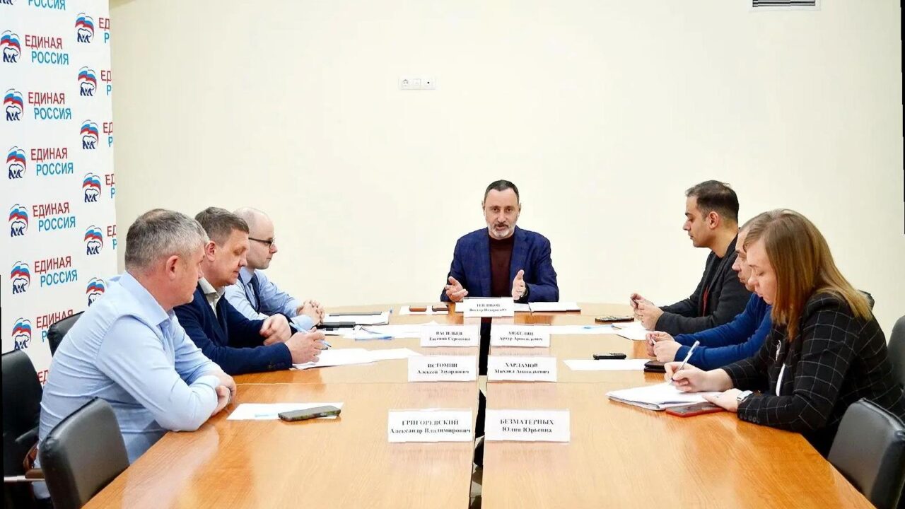 «Виктор Тепляков рассмотрел проблему оползня на ул. Подгорная в Сочи»